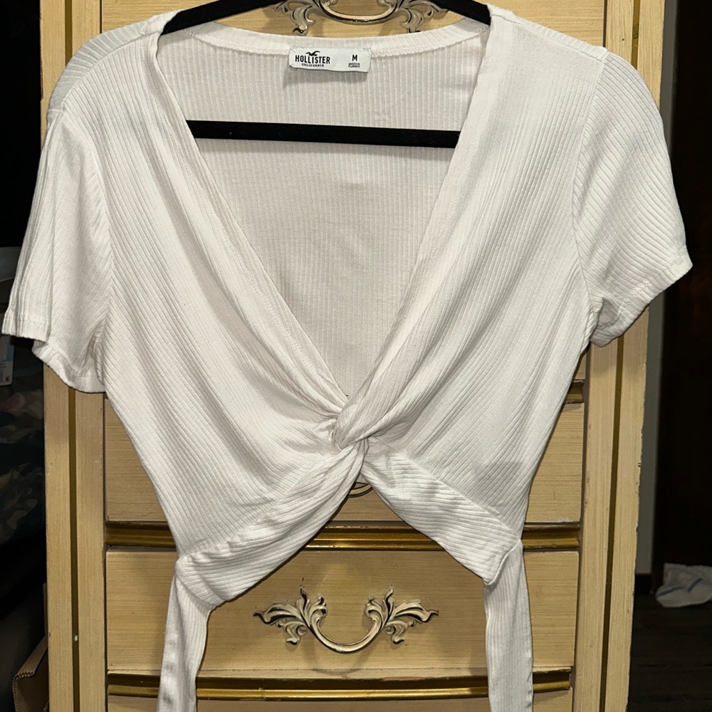 Hollister Co. Women's White Ribbed Wrap Around Tie Short Sleeve Cropped Top